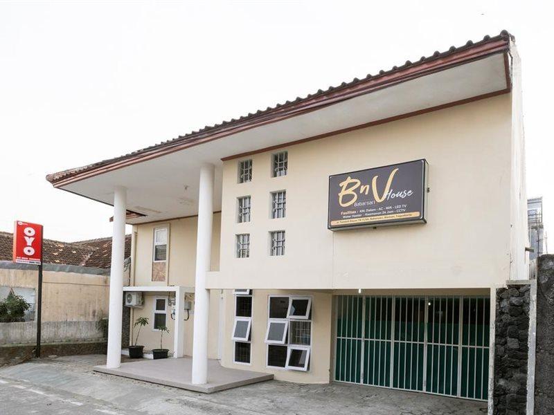Oyo 2173 Bnv House Babarsari Hotel Maguwo Exterior photo